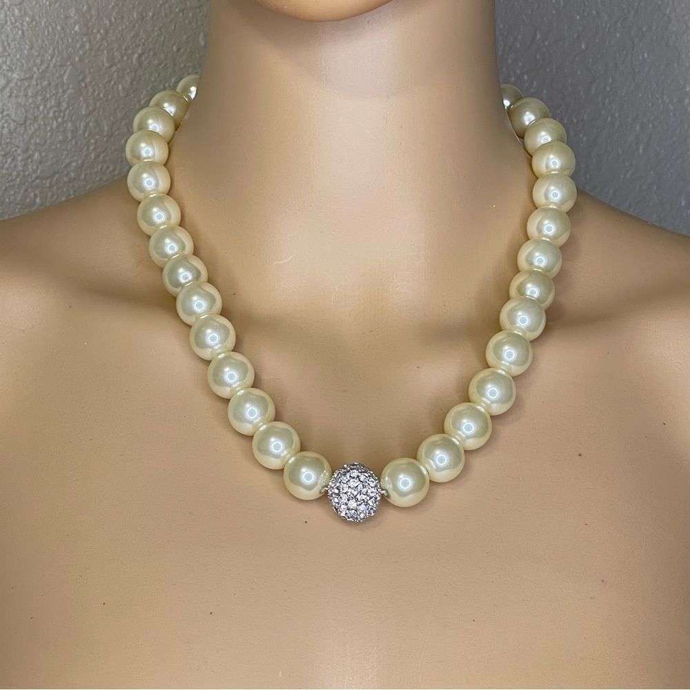 Faux Pearl Bridal Choker Necklace and Bracelet Silver Rhinestone Bead Detail - Picture 2 of 8